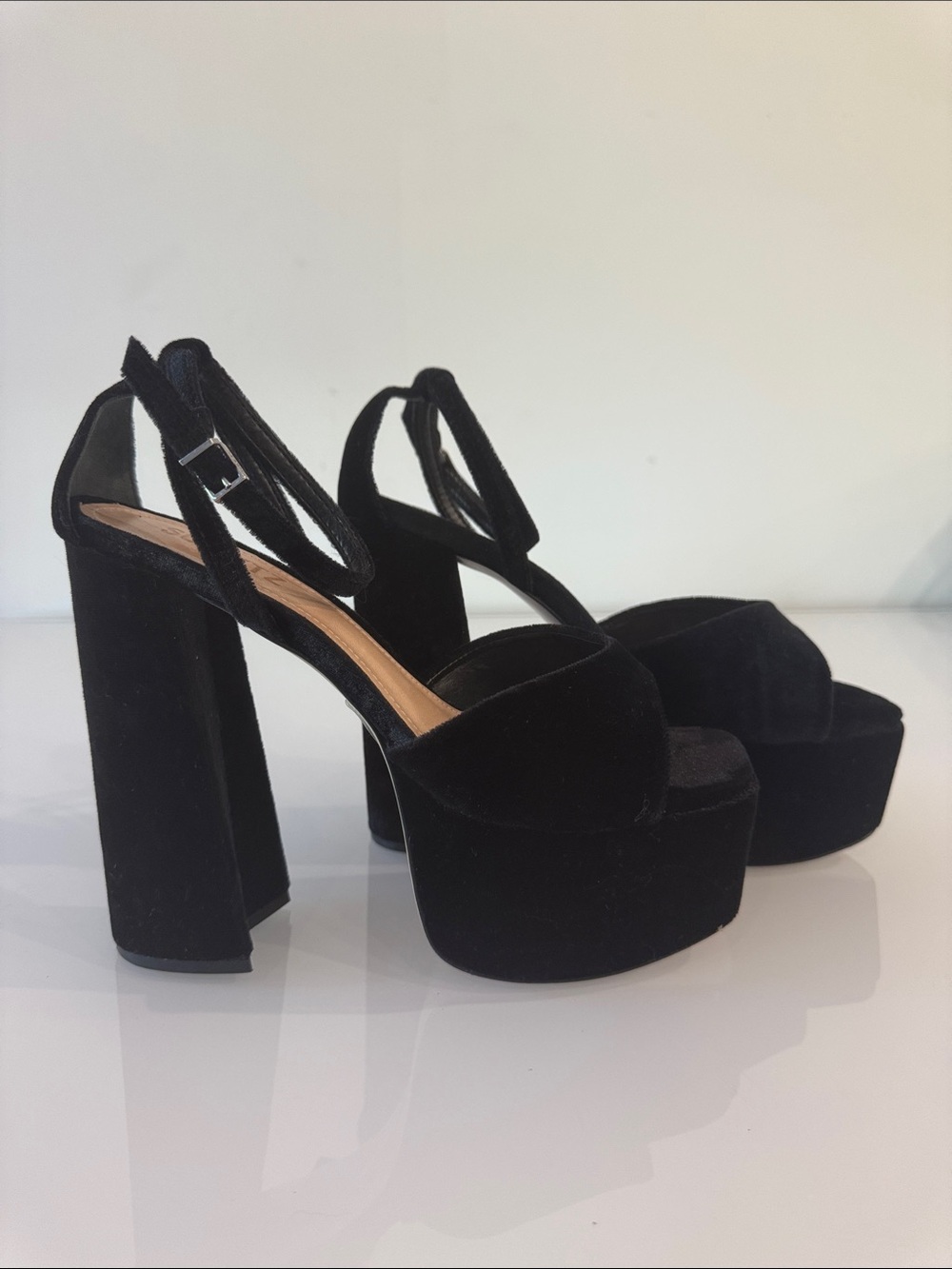 SCHUTZ Ariya Platform Sandal Black Velvet Size 7 - Picture 2 of 13